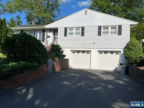 36 Poplar Avenue