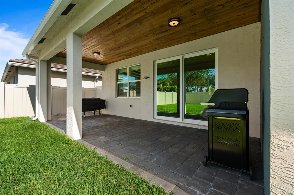 7671 SW Harbor Cove Drive Stuart, FL 34997