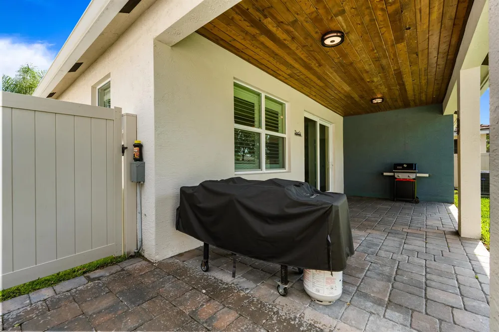 7671 SW Harbor Cove Drive Stuart, FL 34997