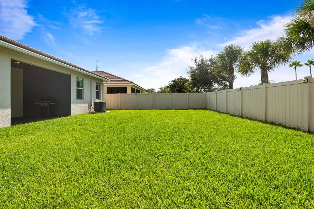 7671 SW Harbor Cove Drive Stuart, FL 34997