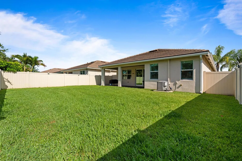 7671 SW Harbor Cove Drive Stuart, FL 34997