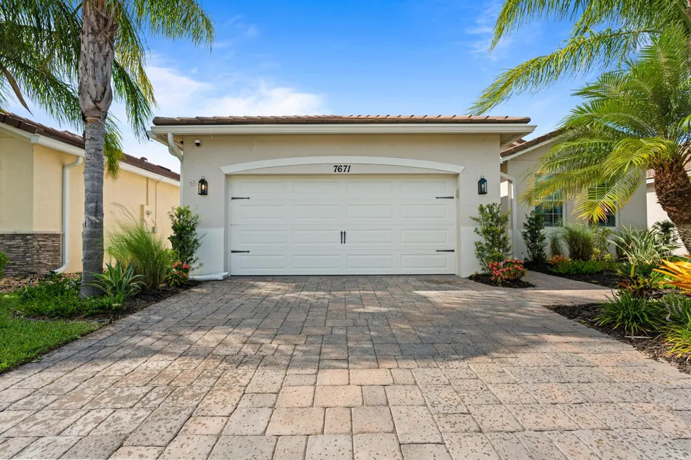 7671 SW Harbor Cove Drive Stuart, FL 34997