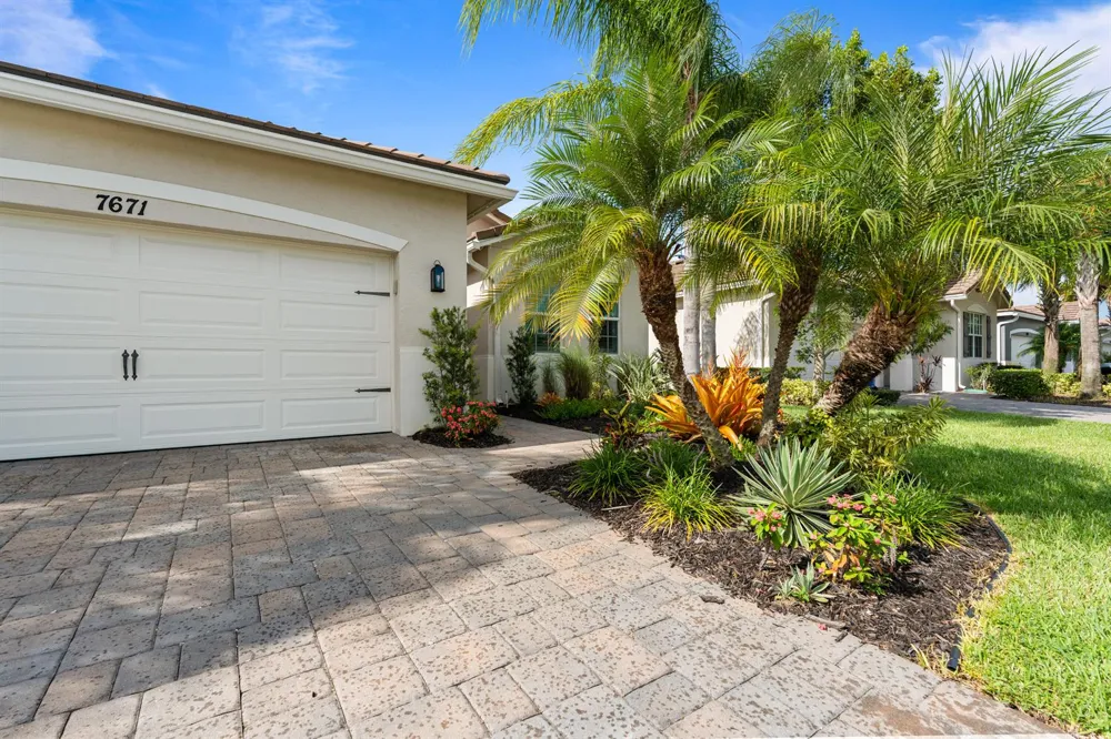 7671 SW Harbor Cove Drive Stuart, FL 34997