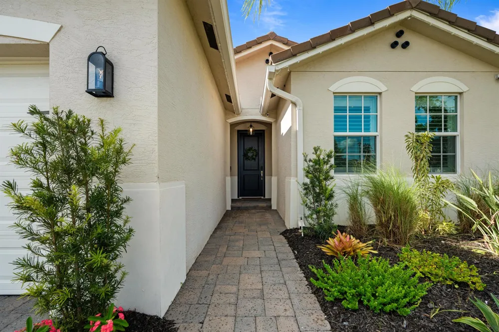 7671 SW Harbor Cove Drive Stuart, FL 34997