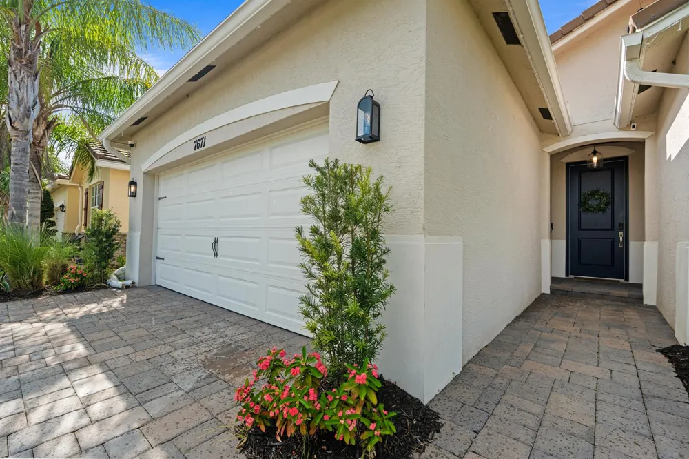 7671 SW Harbor Cove Drive Stuart, FL 34997