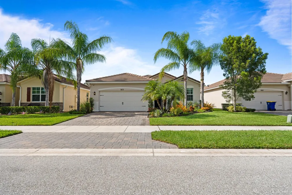 7671 SW Harbor Cove Drive Stuart, FL 34997
