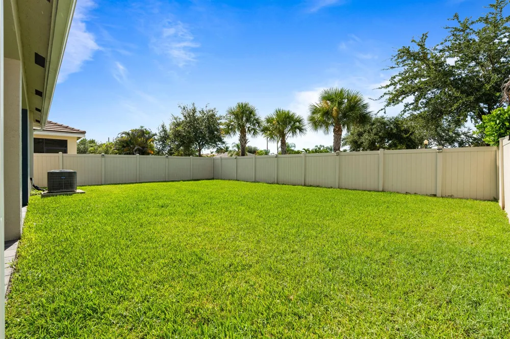 7671 SW Harbor Cove Drive Stuart, FL 34997