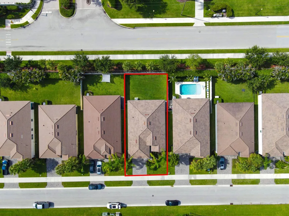 7671 SW Harbor Cove Drive Stuart, FL 34997