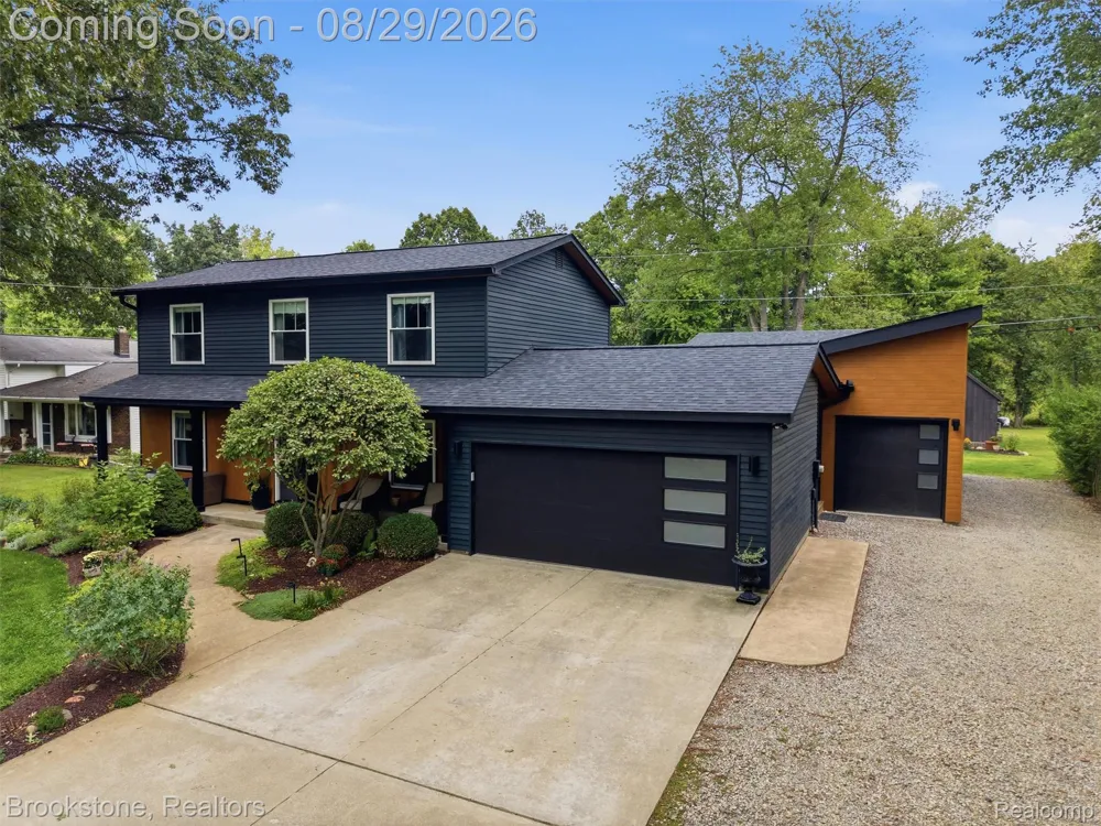 5420 Hillsboro Road Springfield Charter Township, MI 48350