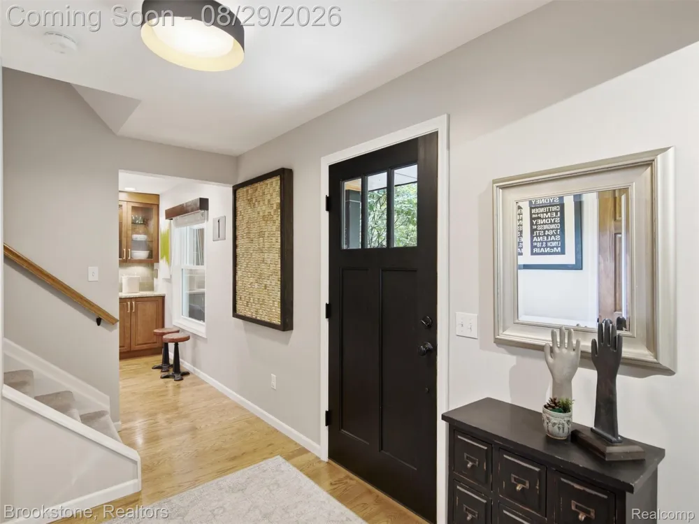 5420 Hillsboro Road Springfield Charter Township, MI 48350