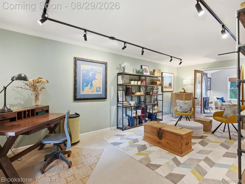 5420 Hillsboro Road Springfield Charter Township, MI 48350