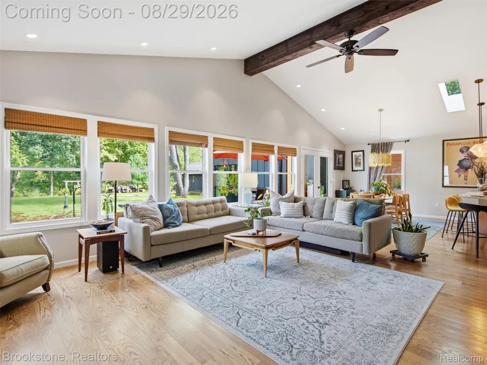 5420 Hillsboro Road Springfield Charter Township, MI 48350