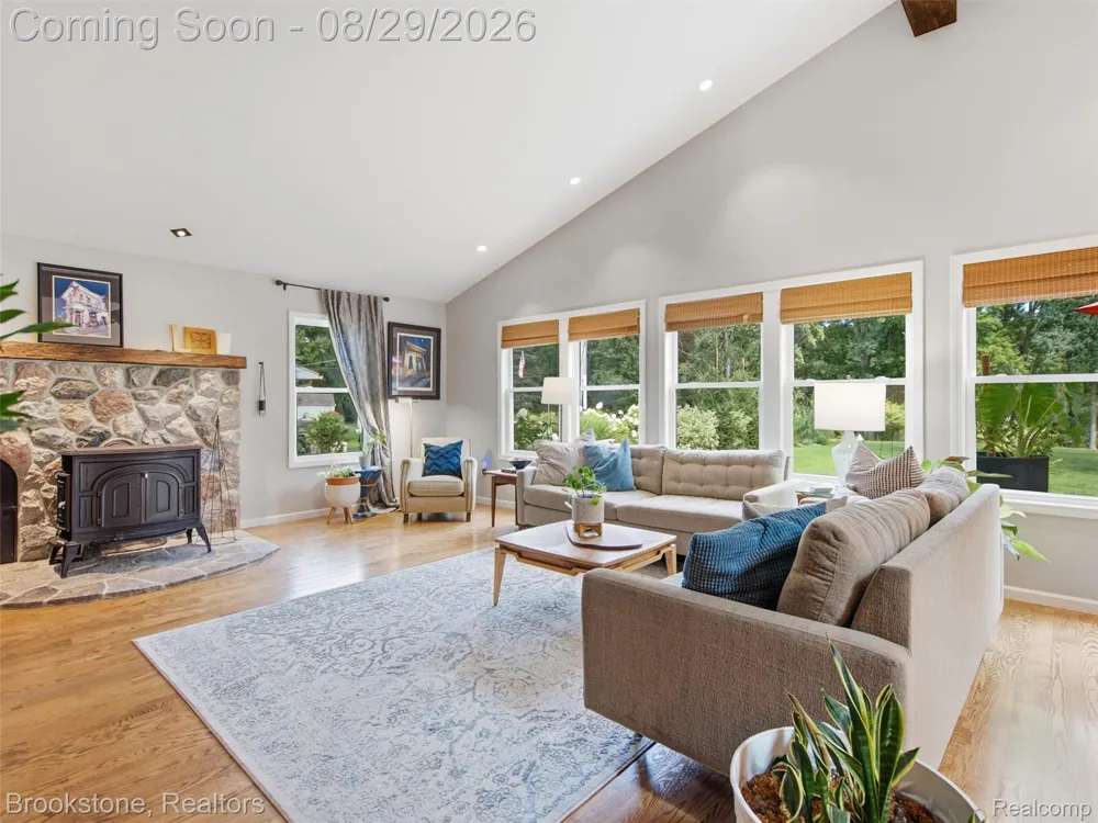 5420 Hillsboro Road Springfield Charter Township, MI 48350