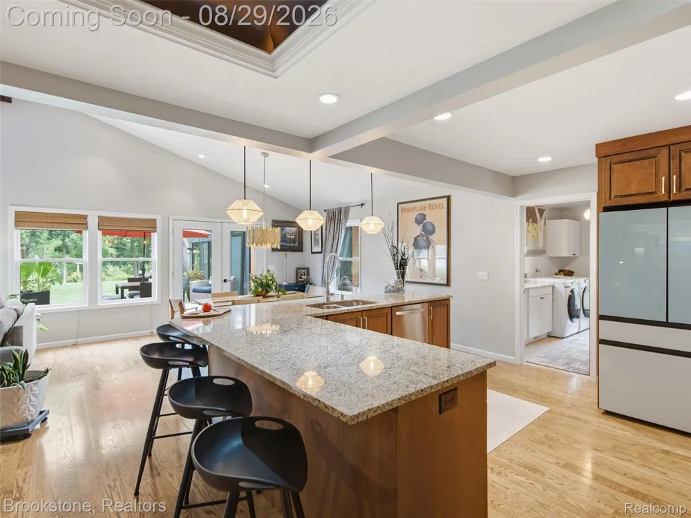 5420 Hillsboro Road Springfield Charter Township, MI 48350