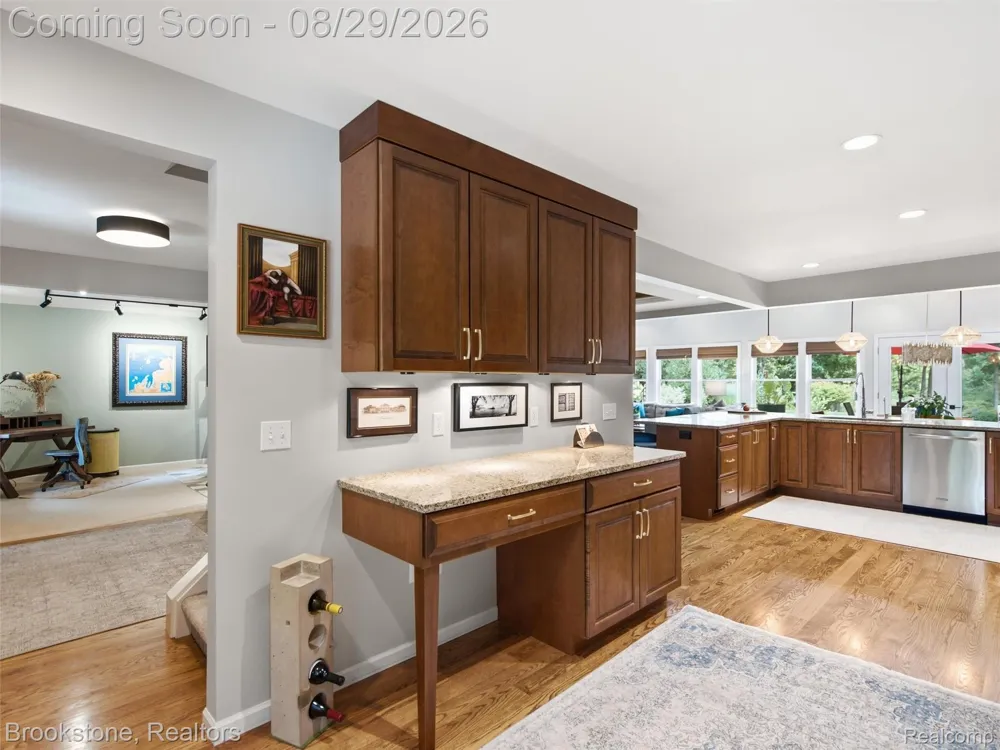5420 Hillsboro Road Springfield Charter Township, MI 48350