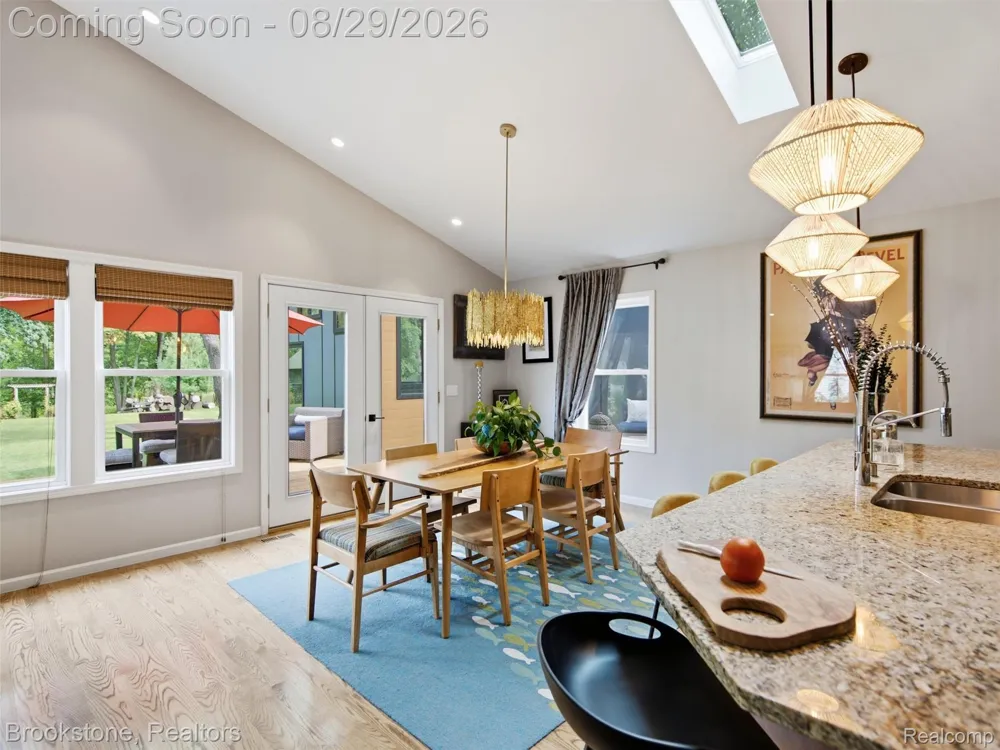 5420 Hillsboro Road Springfield Charter Township, MI 48350