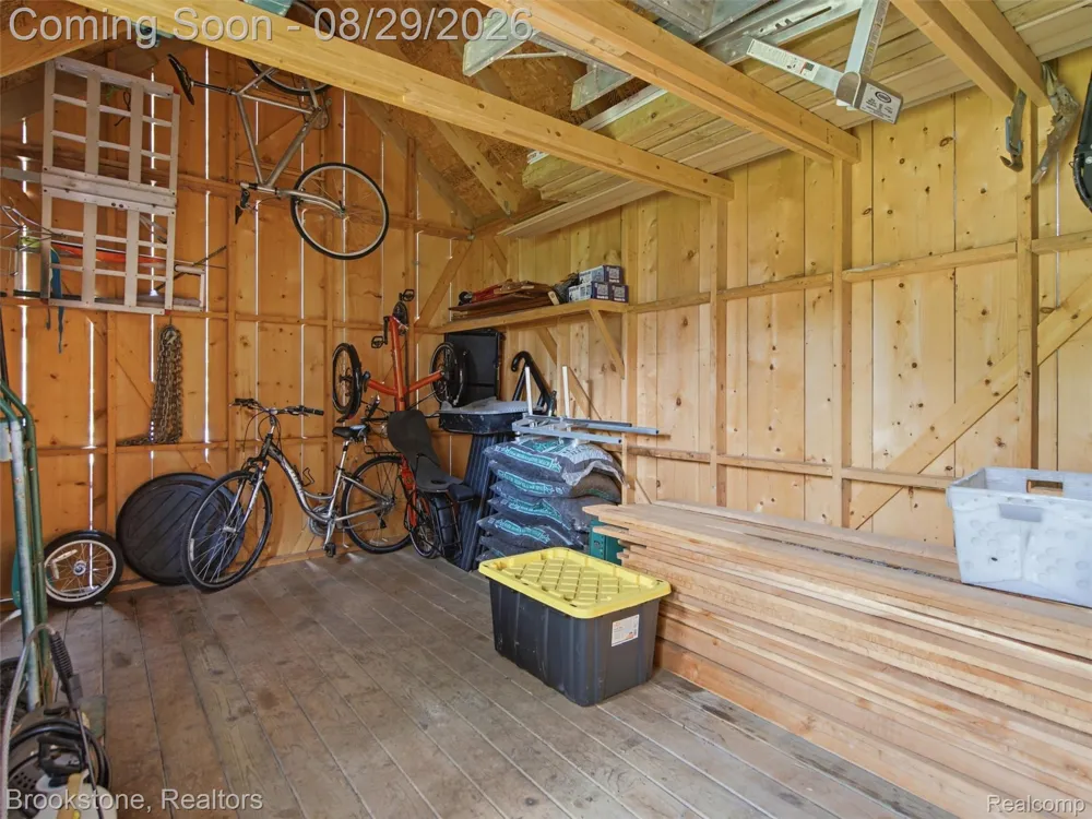 5420 Hillsboro Road Springfield Charter Township, MI 48350