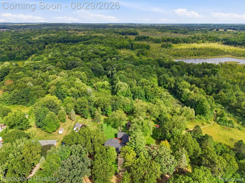 5420 Hillsboro Road Springfield Charter Township, MI 48350