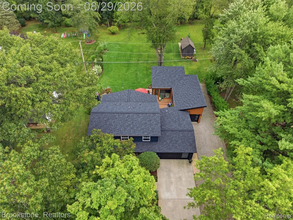 5420 Hillsboro Road Springfield Charter Township, MI 48350