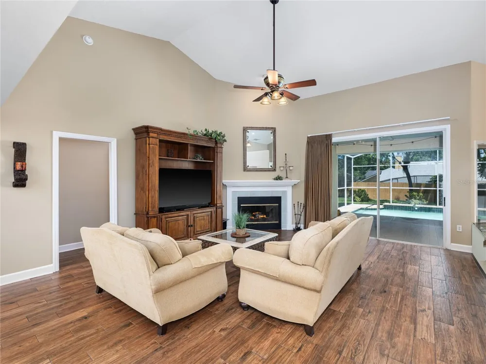 1045 ABBOTSFORD COURT Oviedo, FL 32765