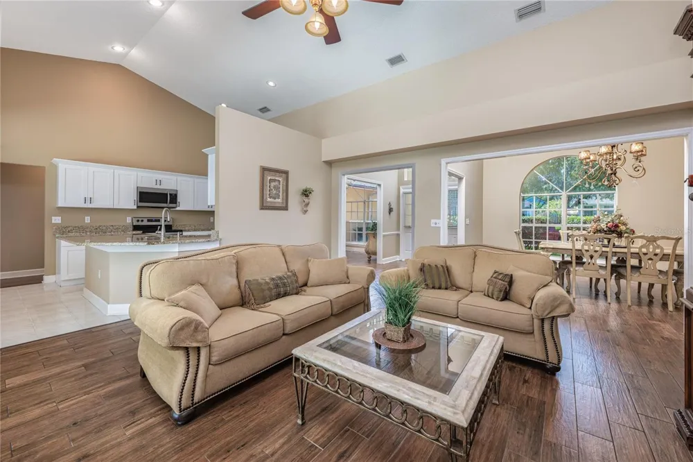 1045 ABBOTSFORD COURT Oviedo, FL 32765