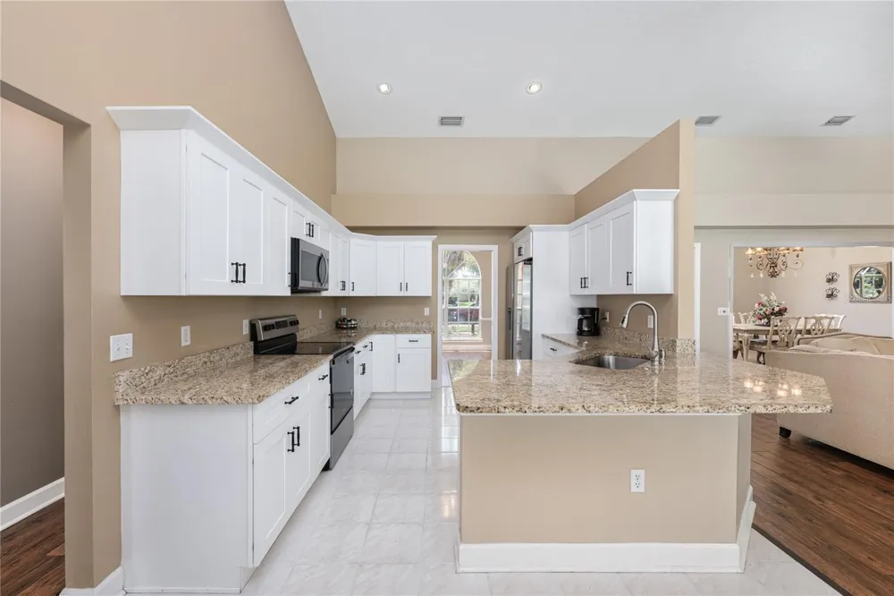 1045 ABBOTSFORD COURT Oviedo, FL 32765