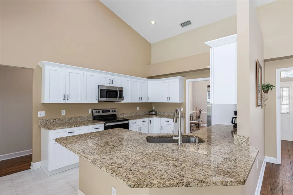 1045 ABBOTSFORD COURT Oviedo, FL 32765