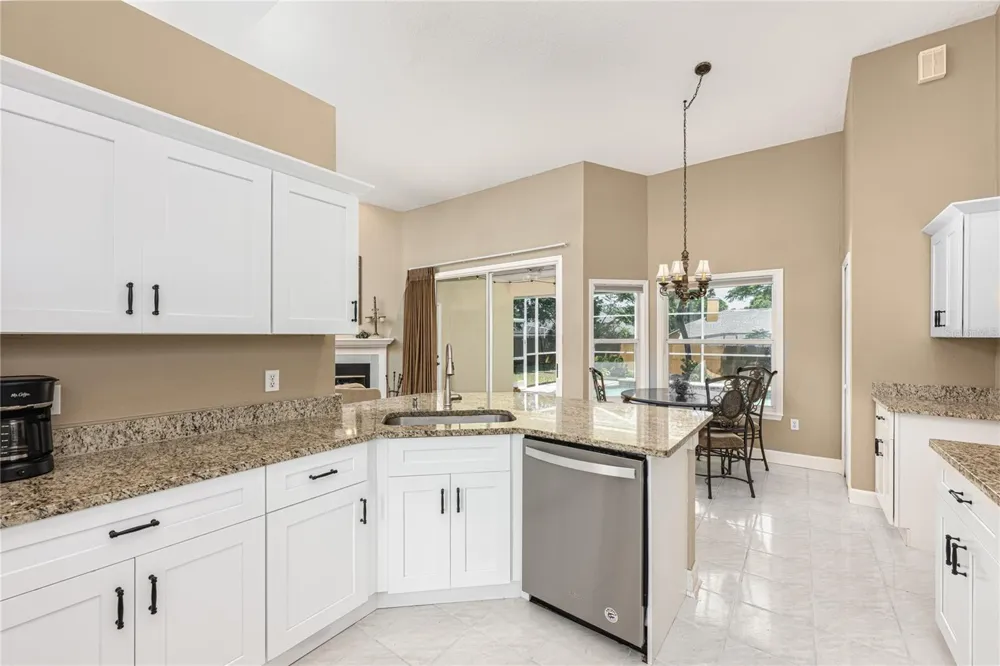 1045 ABBOTSFORD COURT Oviedo, FL 32765