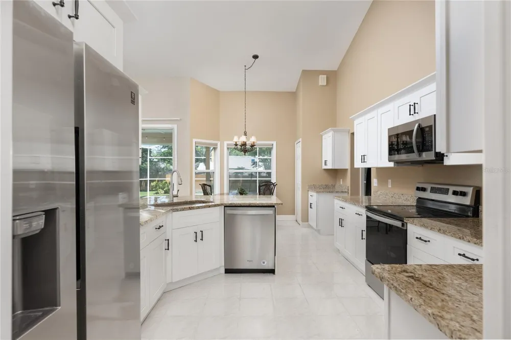 1045 ABBOTSFORD COURT Oviedo, FL 32765