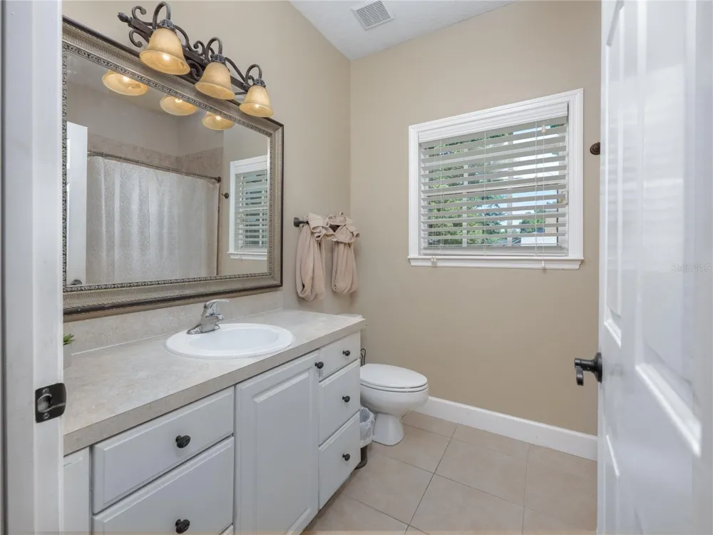 1045 ABBOTSFORD COURT Oviedo, FL 32765