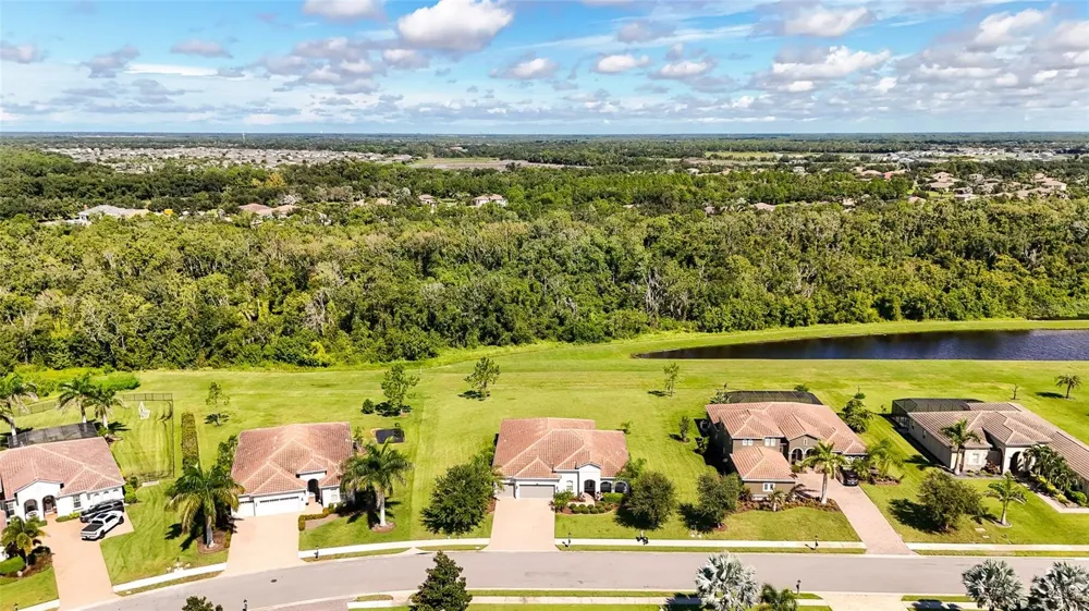 16607 2ND AVENUE E Bradenton, FL 34212