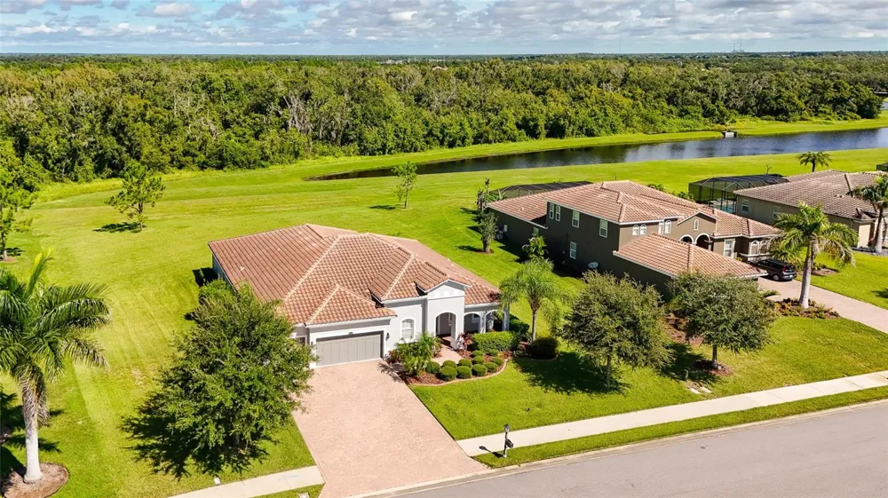 16607 2ND AVENUE E Bradenton, FL 34212