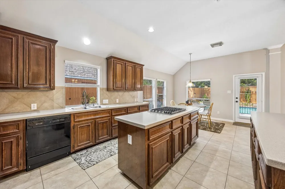 3214 Waters Edge Drive Manvel, TX 77578