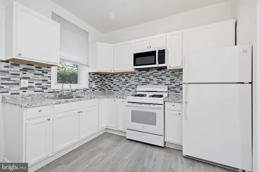 4023 9TH STREET Philadelphia, PA 19140