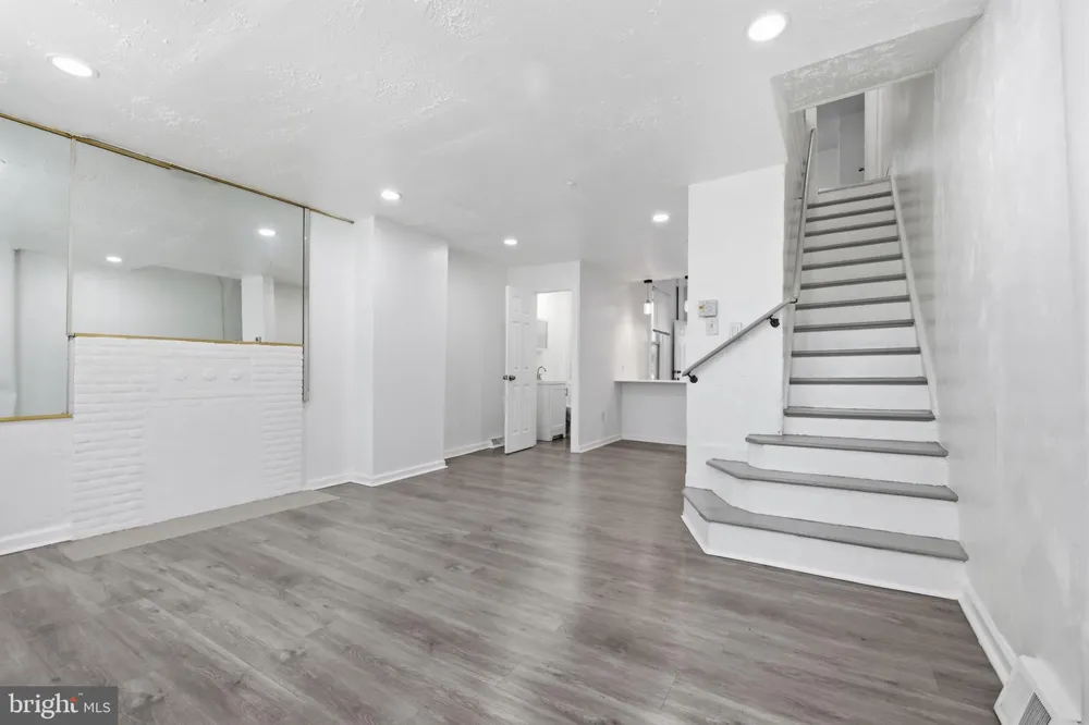 4023 9TH STREET Philadelphia, PA 19140