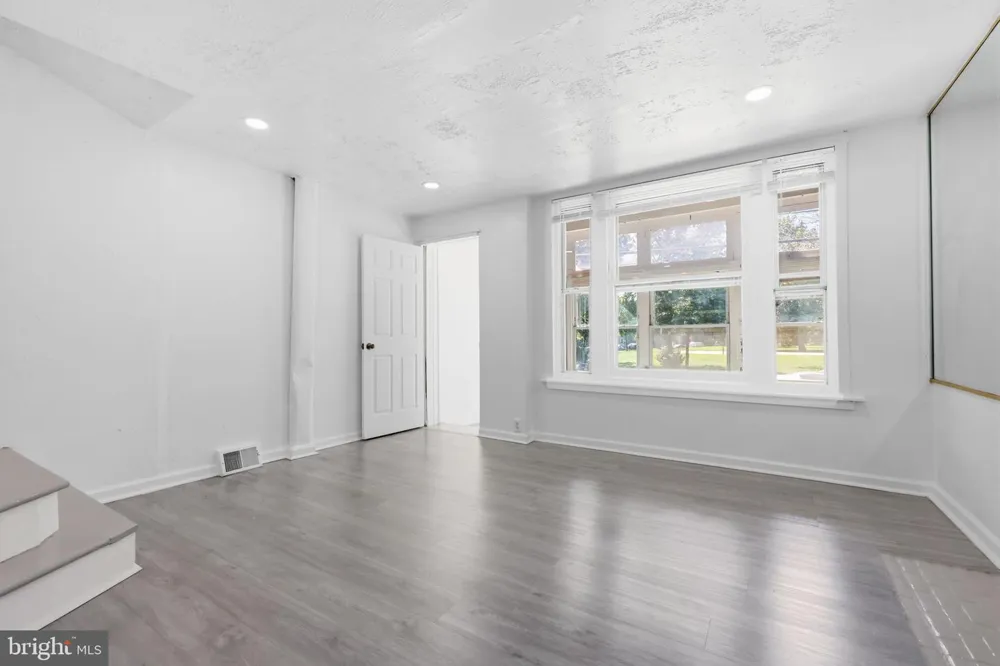4023 9TH STREET Philadelphia, PA 19140
