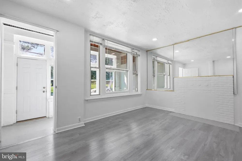 4023 9TH STREET Philadelphia, PA 19140