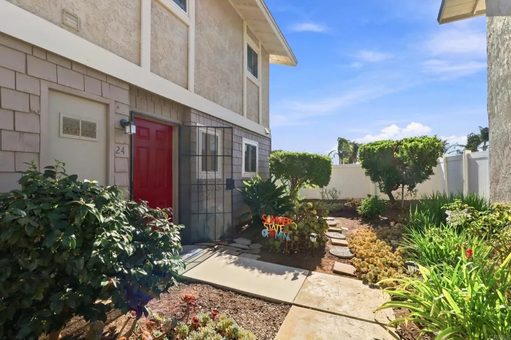 2112 E Vista Way #24 Vista, CA 92084