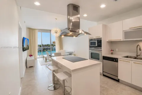 7930 East Dr #506