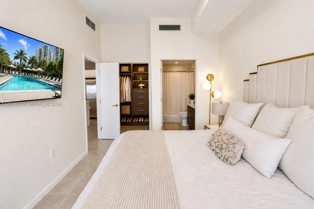 7930 East Dr #506 North Bay Village, FL 33141