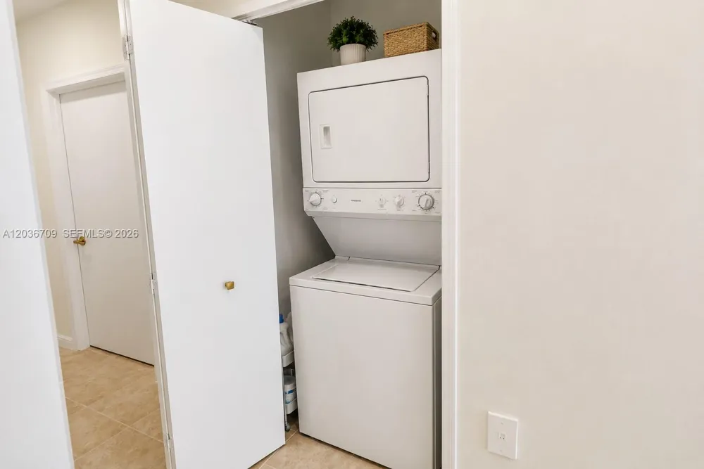 7930 East Dr #506 North Bay Village, FL 33141