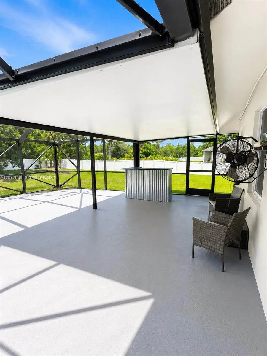 16857 90th St Loxahatchee, FL 33470