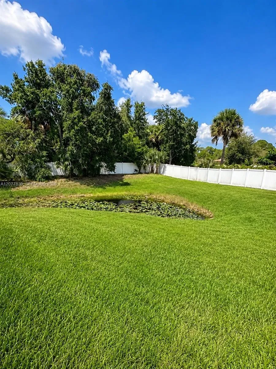 16857 90th St Loxahatchee, FL 33470
