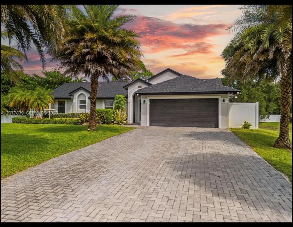 16857 90th St Loxahatchee, FL 33470