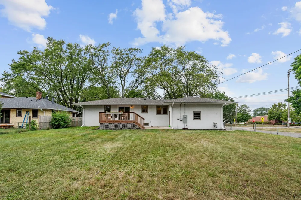 2754 Hamline Avenue Roseville, MN 55113