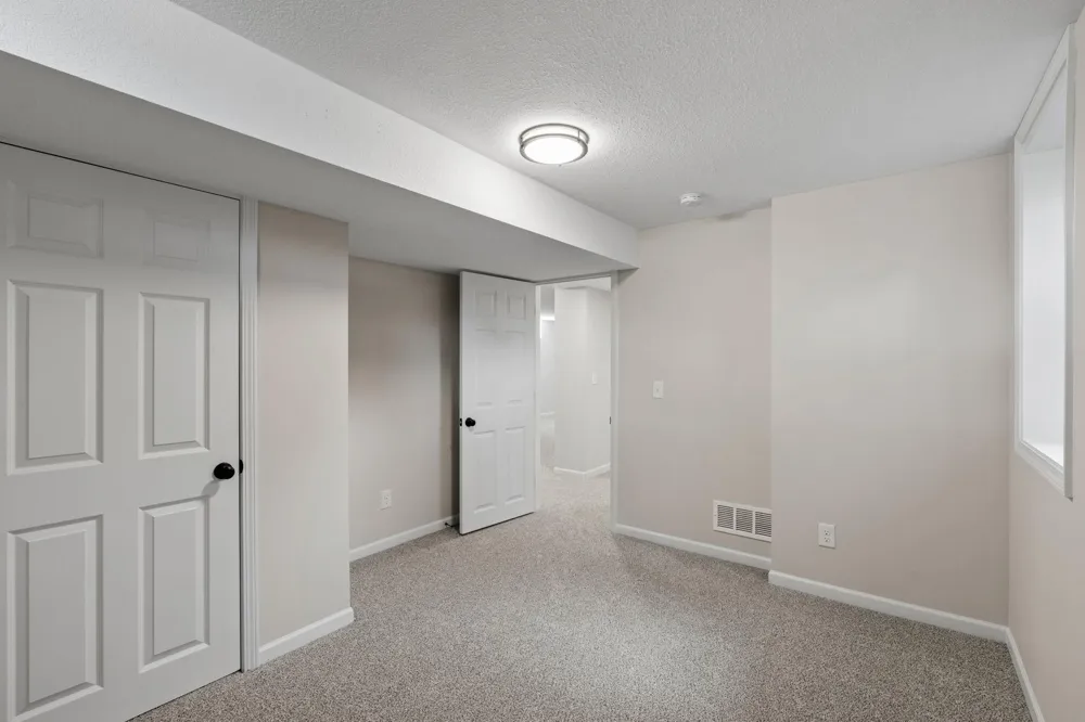 2754 Hamline Avenue Roseville, MN 55113
