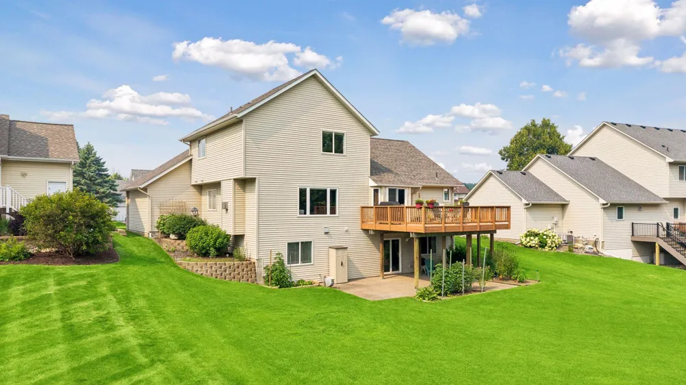 3963 Bailey Ridge Draw Woodbury, MN 55125