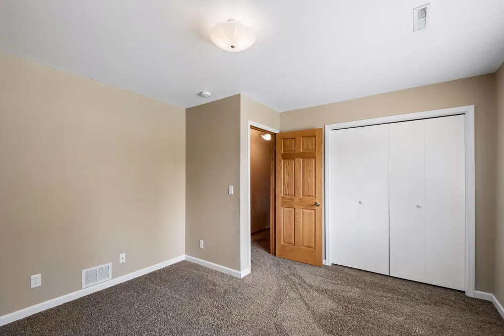 3963 Bailey Ridge Draw Woodbury, MN 55125