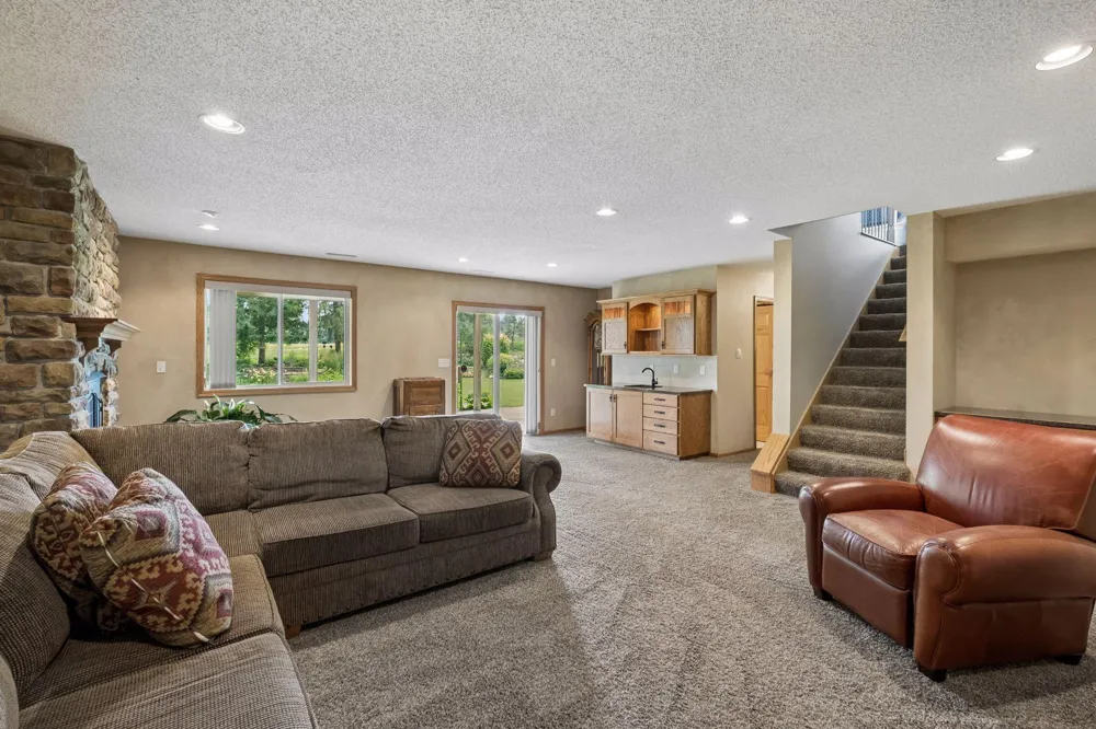 3963 Bailey Ridge Draw Woodbury, MN 55125