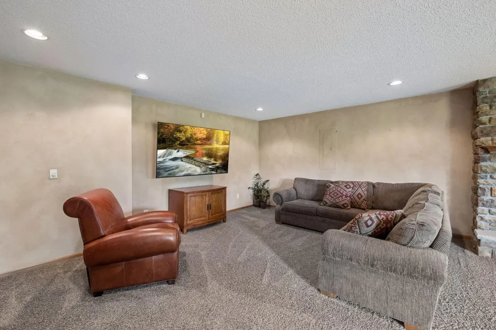 3963 Bailey Ridge Draw Woodbury, MN 55125